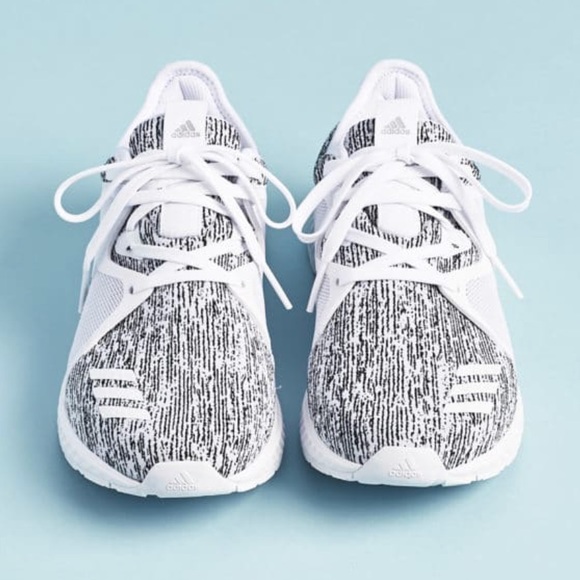 Adidas mujer corriendo zapatos SZ 85 poshmark borde luxs 20 Adidas mujer corriendo zapatos SZ 85 poshmark borde luxs 20